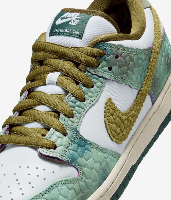 Nike SB Dunk Low Pro by Alexis Sablone Chaussure (oil green dessert moss white)