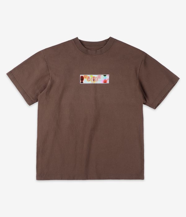 April Genes T-Shirt (brown)