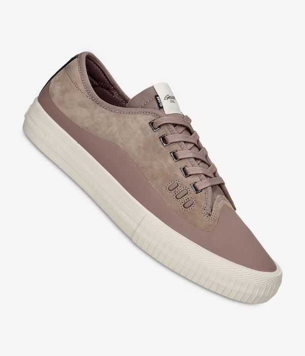 Globe Gillette Shoes (incense antique)