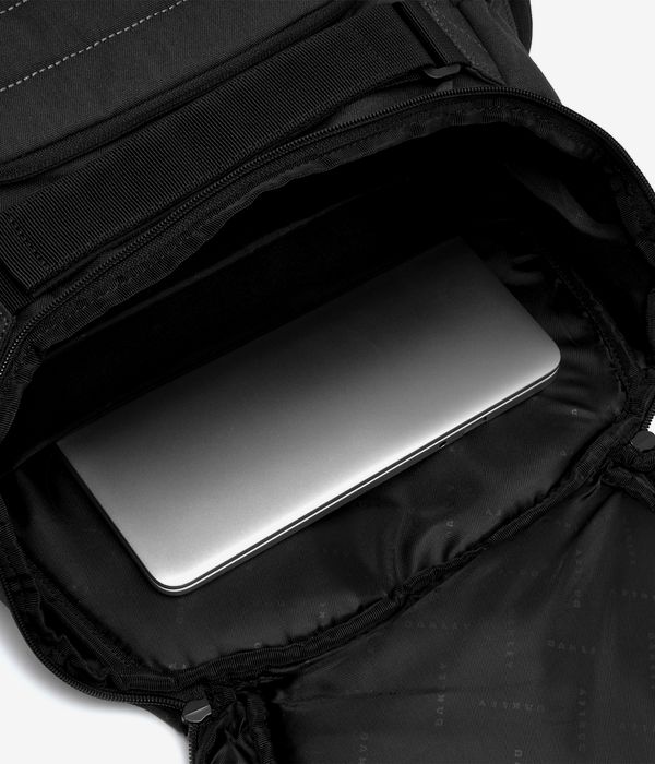Oakley Enduro 3.0 Backpack (blackout)