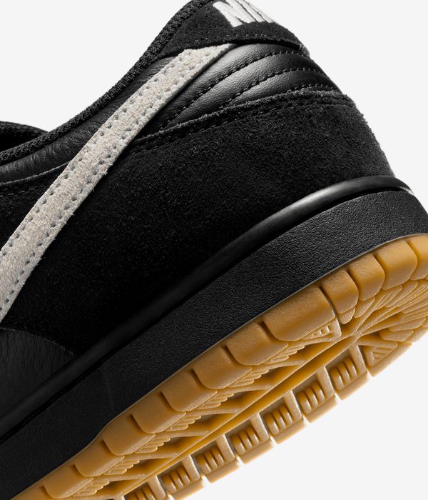 Nike SB Dunk Low Pro Scarpa (black white black gum)