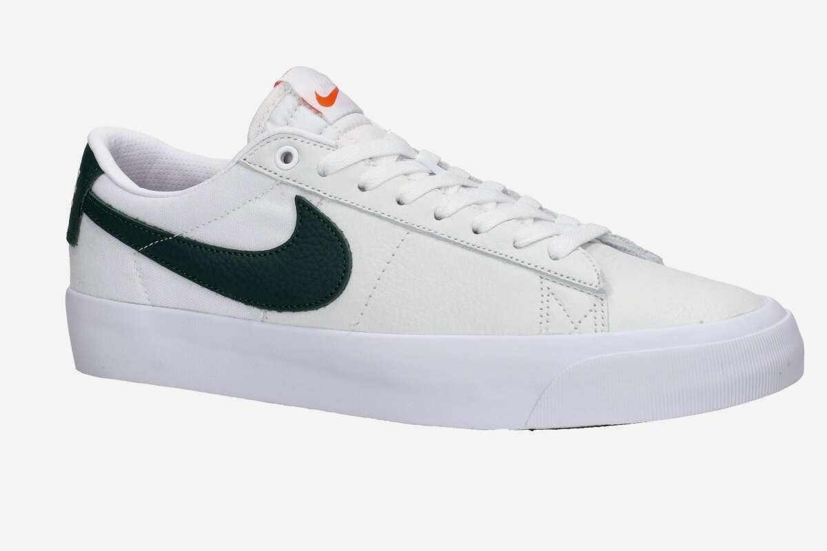 Nike SB Blazer Low Pro GT Iso Shoes (white pro green)