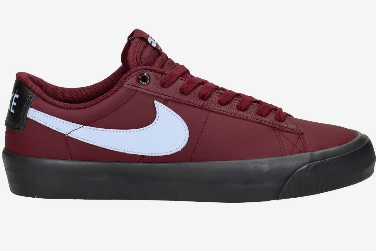 Nike SB Blazer Low Pro GT Schuh (dark team red)