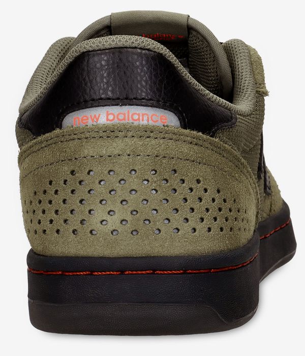 New Balance Numeric 440 V2 Wide 2E Zapatilla (dark olive)