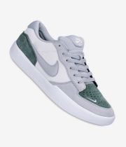 Nike SB Force 58 Shoes (white silver fir white)