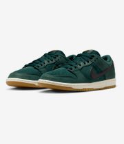 Nike SB Dunk Low Pro Shoes (deep fir black fir sail)
