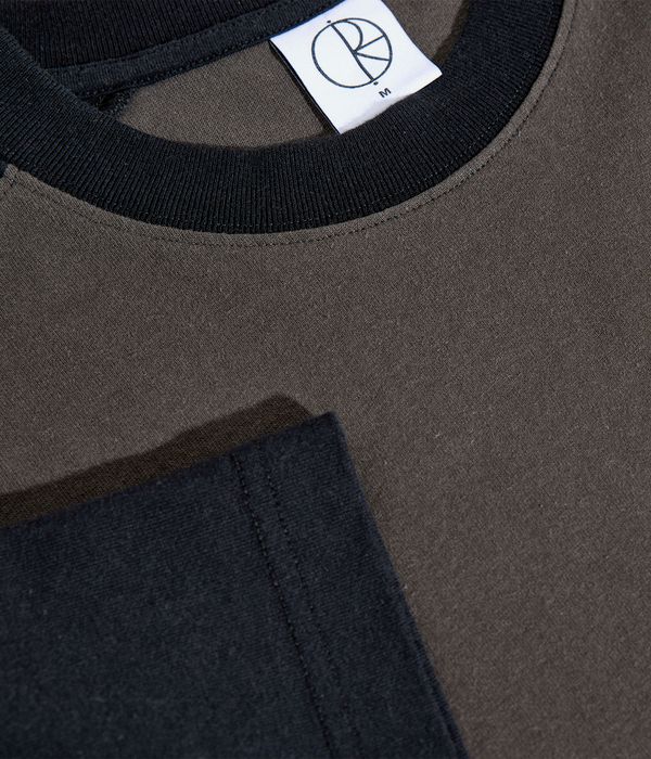 Polar Doe T-Shirt (dirty black black)