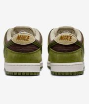 Nike SB Yuto x Dunk Low Shoes (legion green khaki)
