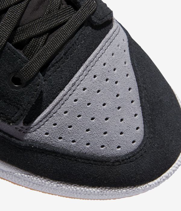 Chaussure adidas skate jordan hot sale