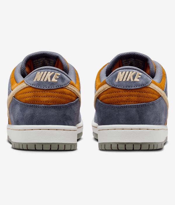 Nike SB Dunk Low Pro Shoes (light carbon sesame)
