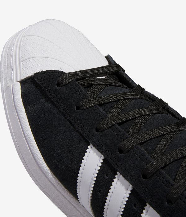 adidas Skateboarding Pro Model ADV Schoen (core black white white gold)