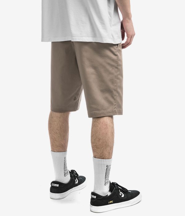Volcom Frickin Modern Stretch Shorts (khaki)