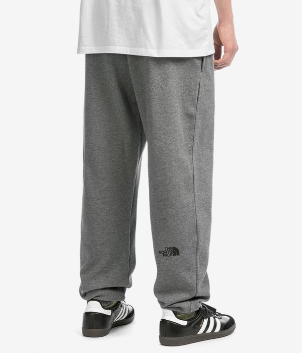 The North Face Simple Dome Regular Tapered Pantaloni (tnf medium grey heather)