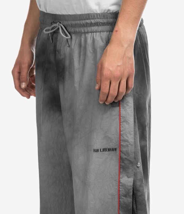 HAN KJØBENHAVN Track Dye Trousers Pantalons (smoke grey)
