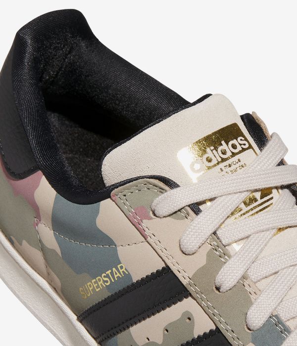 adidas Skateboarding Superstar ADV Schuh (khaki three core black chalk whi)