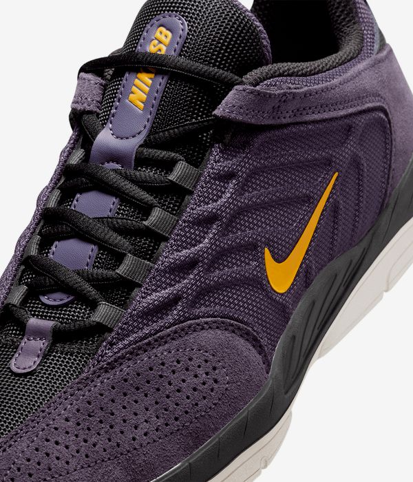 Nike SB Vertebrae Schuh (dark raisin university gold)