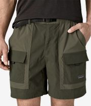 Patagonia Outdoor Everyday Shorts (pine needle green)