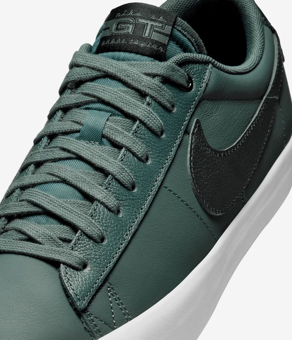 Nike SB Blazer Low Pro GT Chaussure (vintage green black)