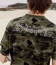 Passport Kollaasi T-Shirt (woodland camo)