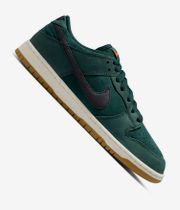 Nike SB Dunk Low Pro Shoes (deep fir black fir sail)